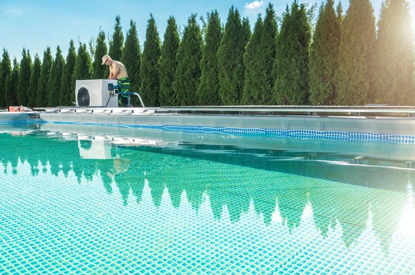 Le guide complet pour choisir le meilleur chauffage de piscine