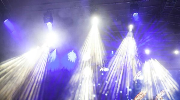 Jets de scène : élégance et éclat pour votre événement